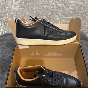 Vionic-“Elise" is a lace-up court sneaker from Vionic,known for orthotic support